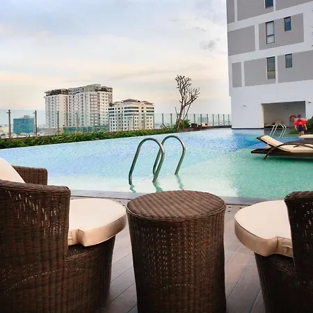 Cbd Rivergate- Infinity Pool Signature Ho Chi Minh City Exterior photo